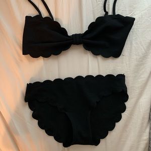 Black scallop bikini